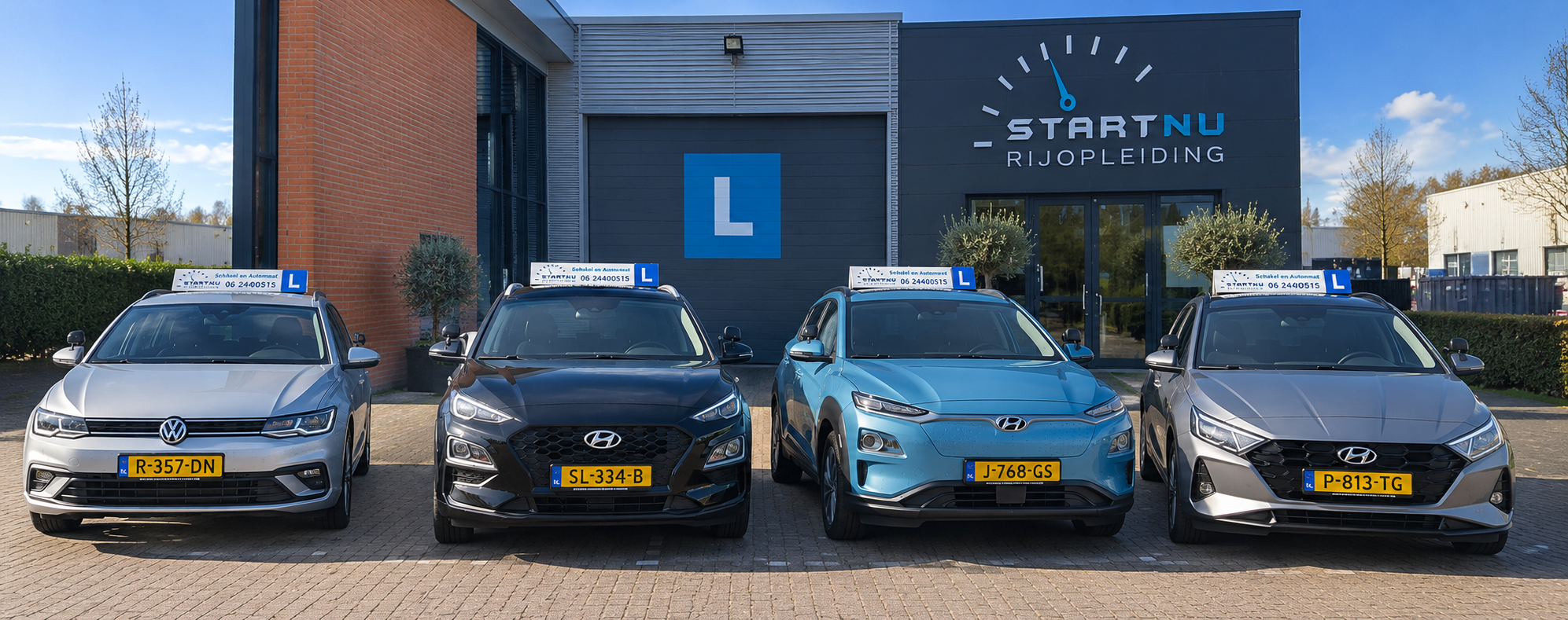 Het wagenpark van Startnu Rijopleiding voor het eigen pand in Wormer